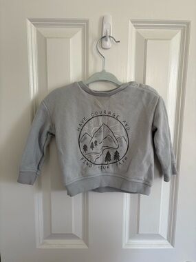 Kids' Light Grey Mountain Graphic Sweatshirt - Have Courage and Find Your Path